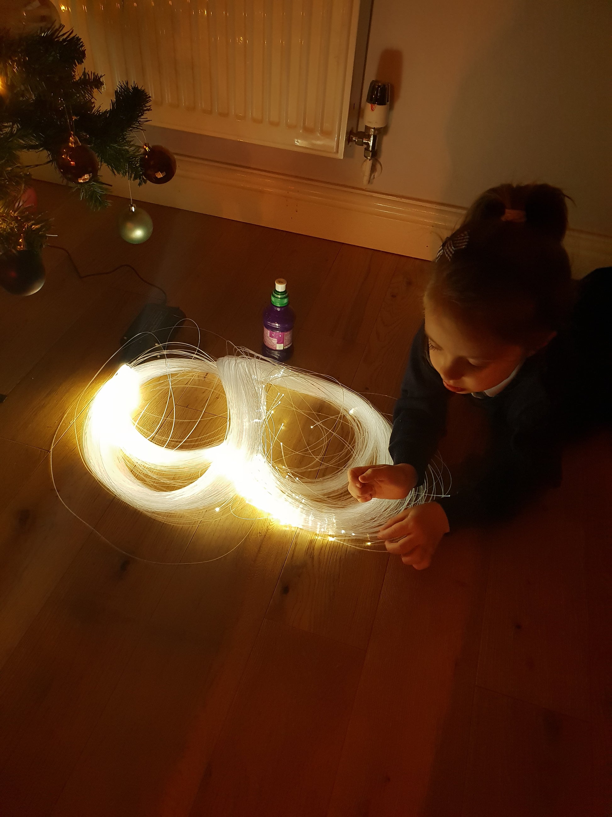 Sensory 2 Metre Fibre Optic Tails and Light Source (150/300pcs) - Sensory Light