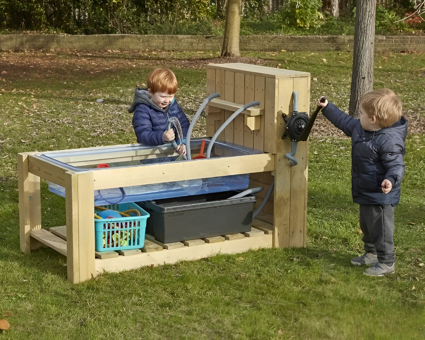Water In Water Out - Double Water Pump Station - Water Play