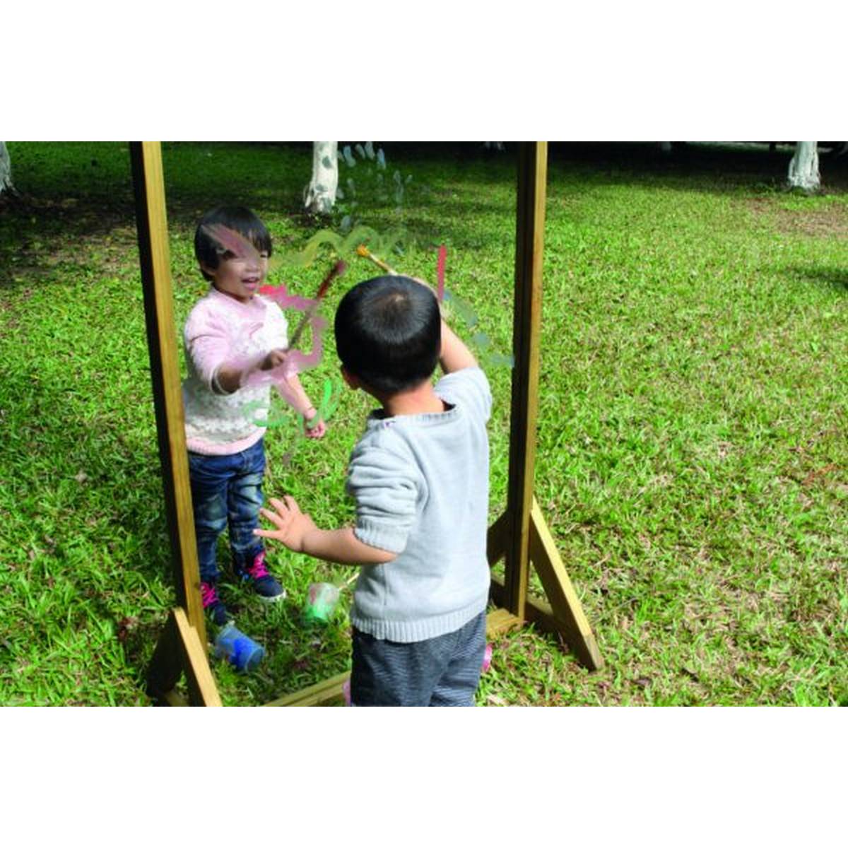 Outdoor Painting Window - Easel