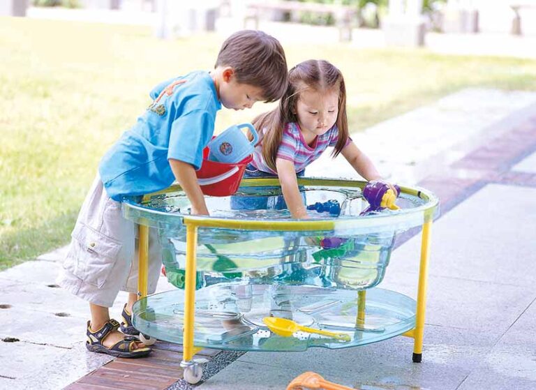 Height Adjustable Sand and Water Table - Clear - Sand and water table