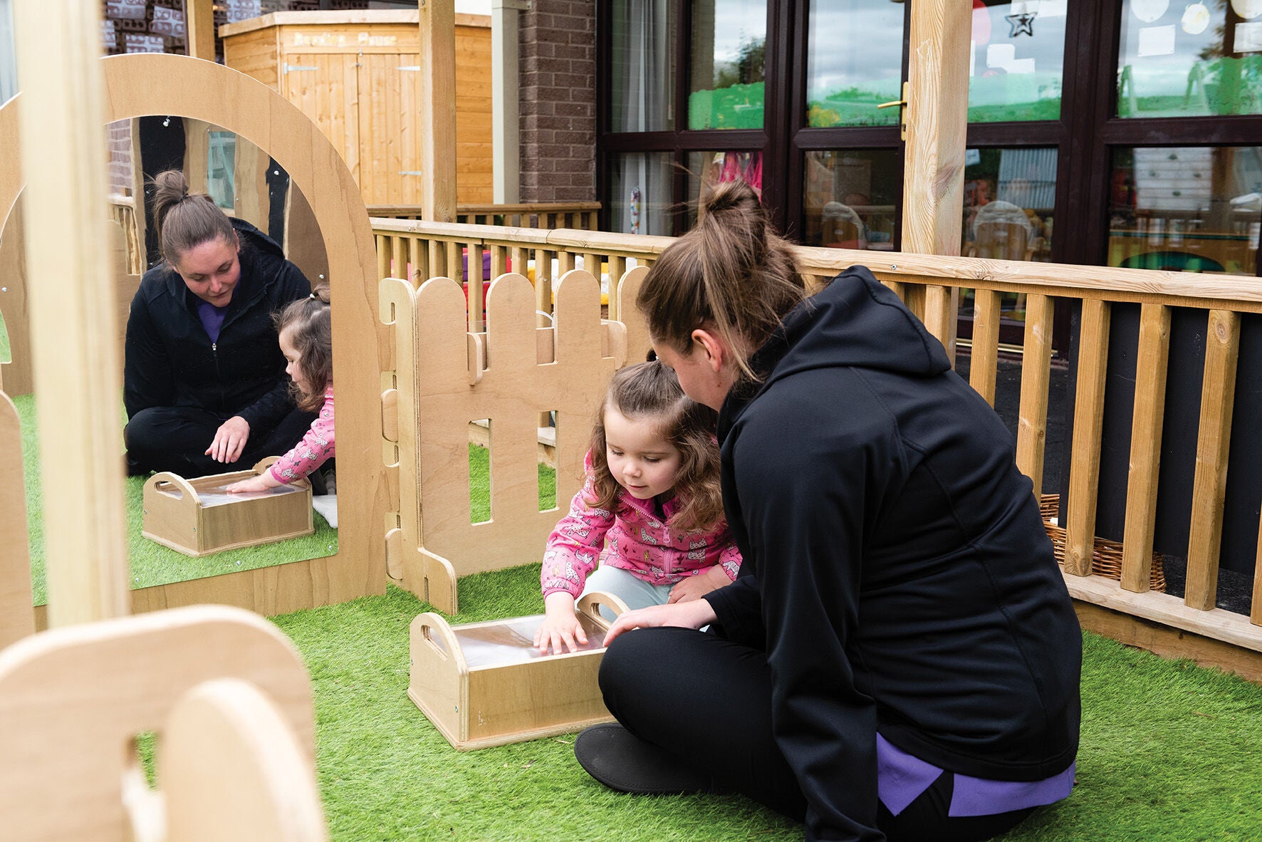 Outdoor Magnifying Observation Carry Box