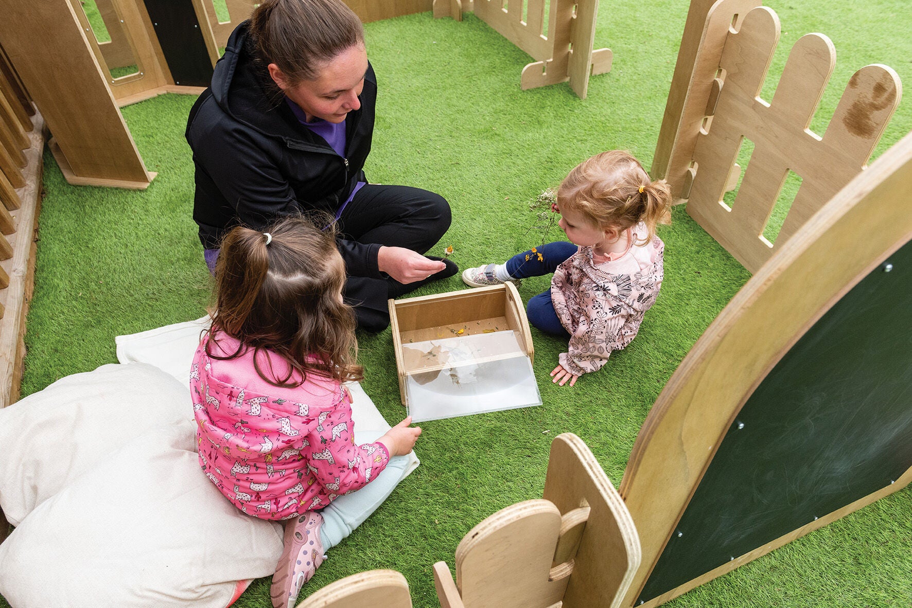 Outdoor Magnifying Observation Carry Box