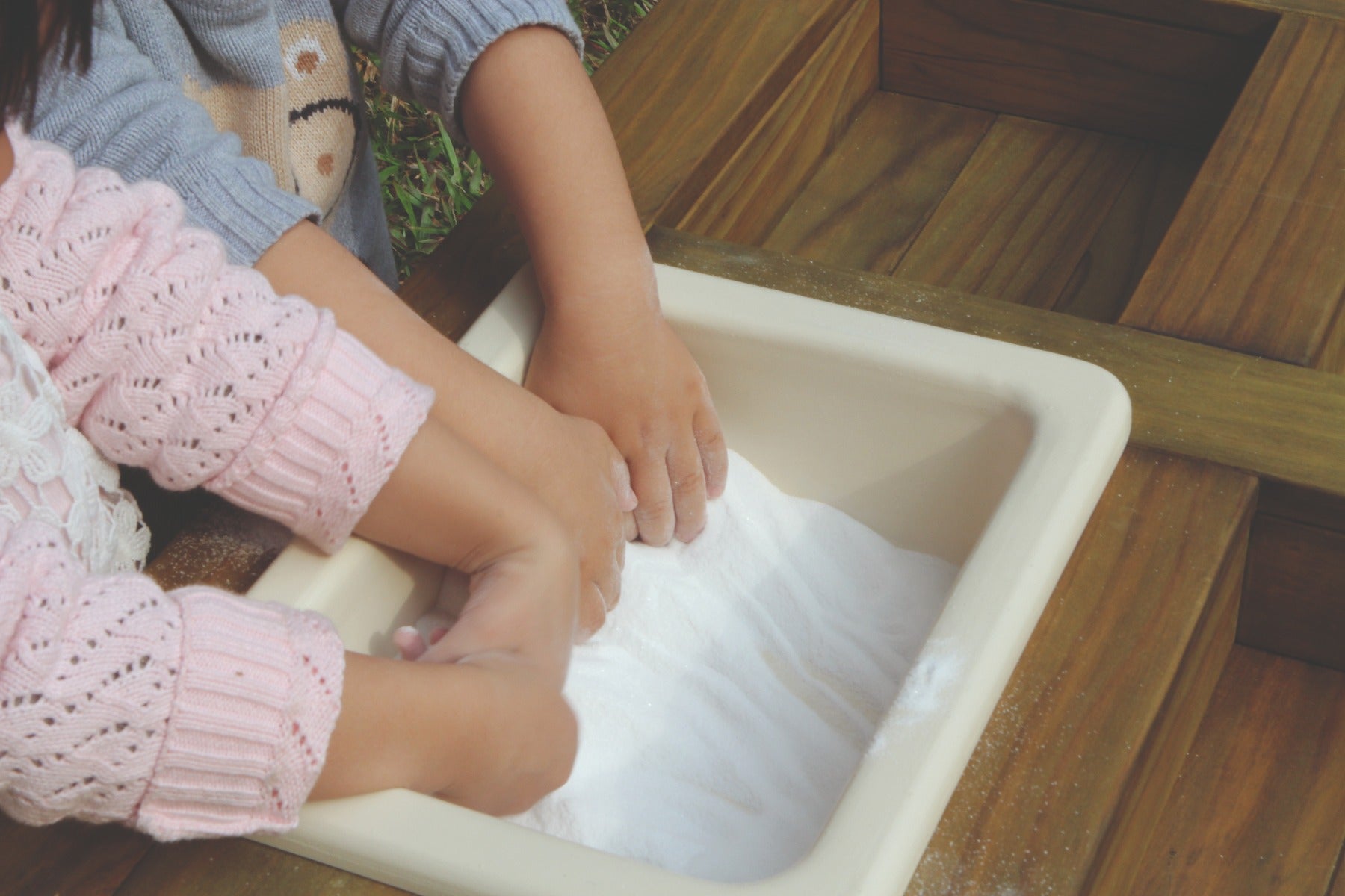 Outdoor Messy Play Bench - Sand and water table